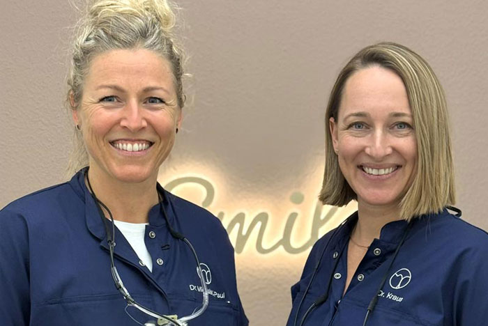 Die Zahnärztinnen Dr. Kerstin Kraus und Dr. Eva Michalski-Paul in Wiesloch Zahnarzt